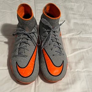 Nike Hypervenom II wolf grey youth Sz 4